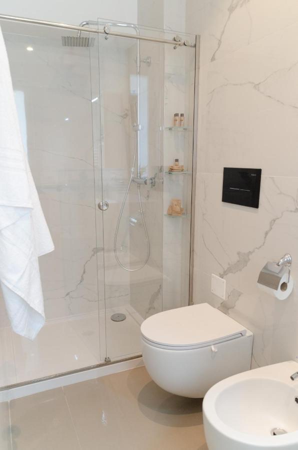 Апартаменты Apulialux Polignano High Class / Jacuzzi + Parking Полиньяно-а-Маре Экстерьер фото
