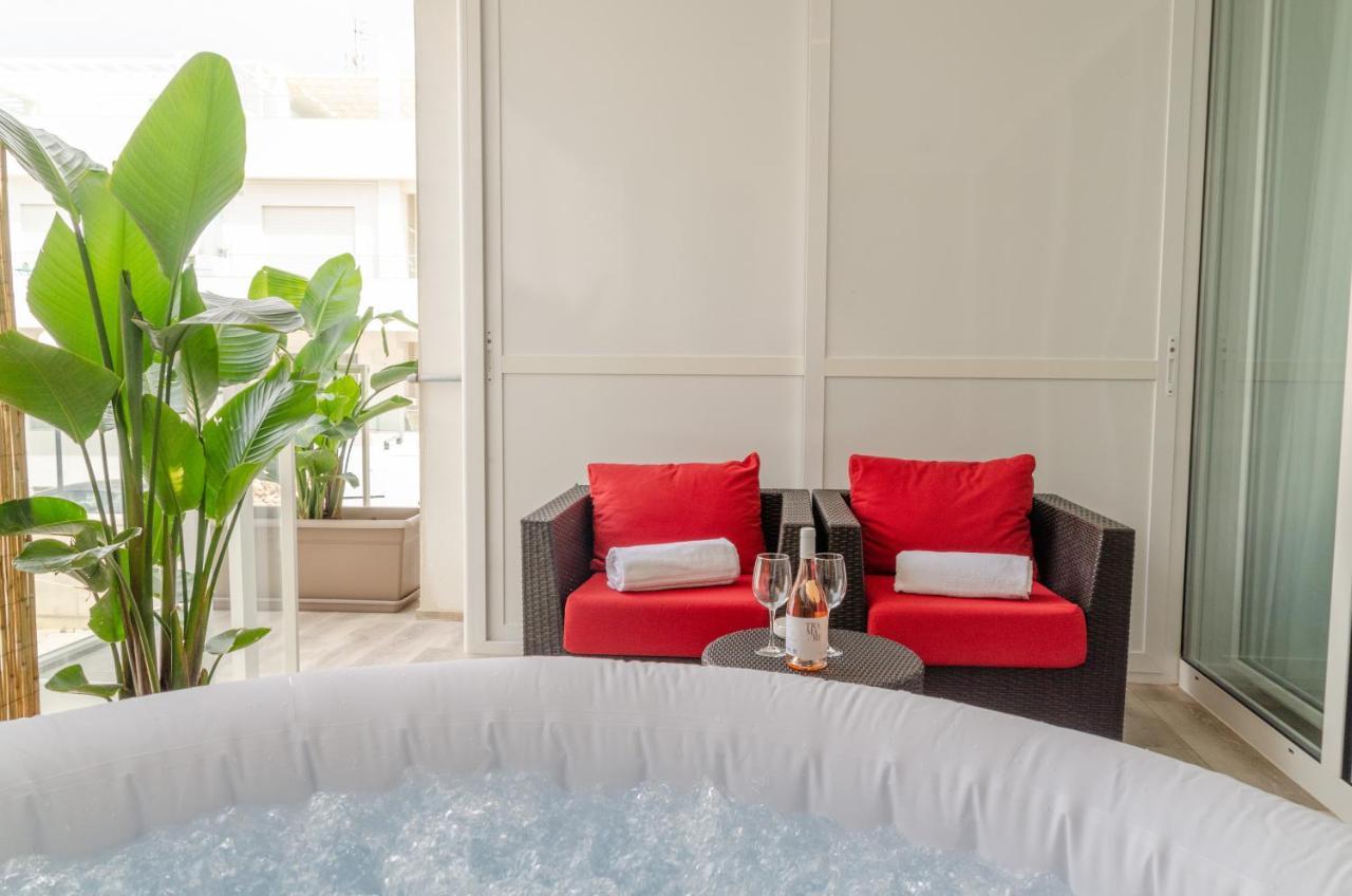 Апартаменты Apulialux Polignano High Class / Jacuzzi + Parking Полиньяно-а-Маре Экстерьер фото