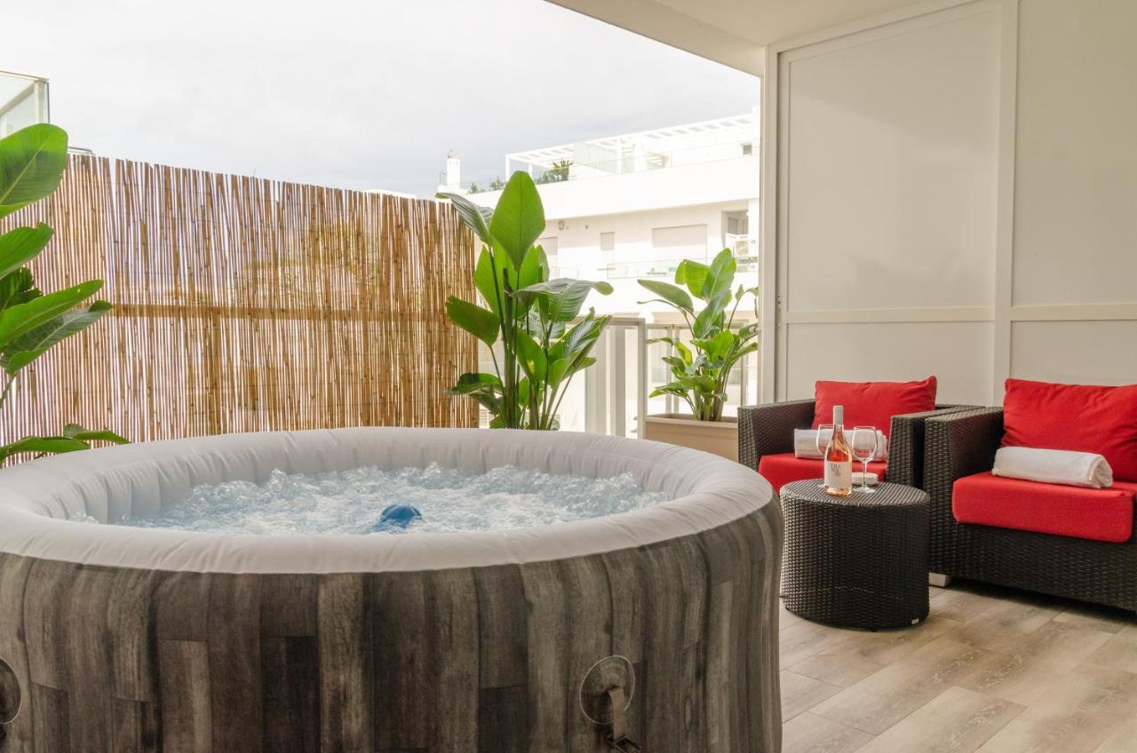 Апартаменты Apulialux Polignano High Class / Jacuzzi + Parking Полиньяно-а-Маре Экстерьер фото