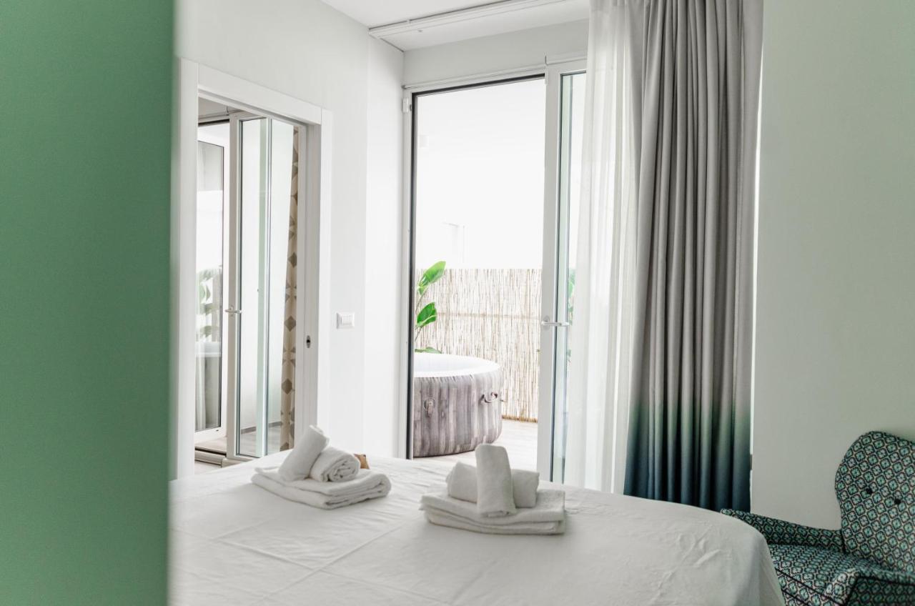 Апартаменты Apulialux Polignano High Class / Jacuzzi + Parking Полиньяно-а-Маре Экстерьер фото